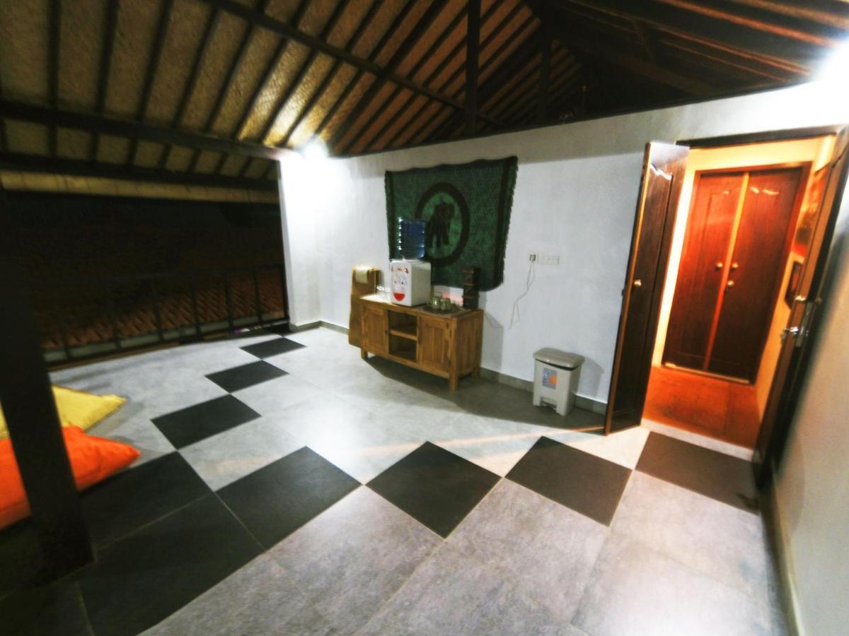 Capung Guesthouse 짐바란 외부 사진
